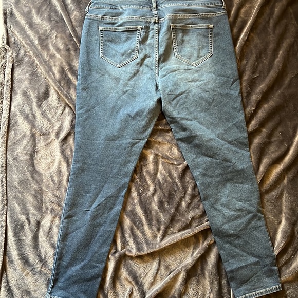Maurice’s Straight Leg Jeans - Picture 2 of 2